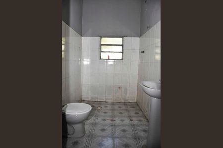 Casa à venda com 70m², 2 quartos e sem vaga Casa à venda com 70m², 2 quartos e sem vagaBanheiro