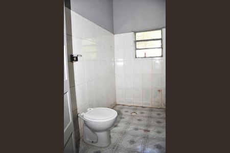 Casa à venda com 70m², 2 quartos e sem vaga Casa à venda com 70m², 2 quartos e sem vagaBanheiro