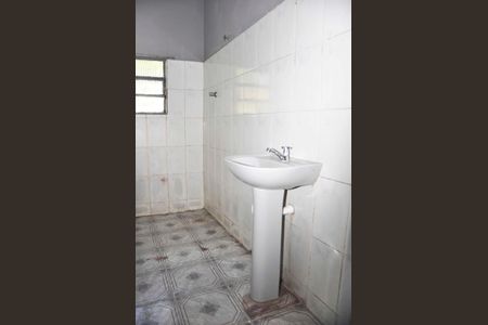 Casa à venda com 70m², 2 quartos e sem vaga Casa à venda com 70m², 2 quartos e sem vagaBanheiro