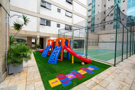 Apartamento à venda com 137m², 3 quartos e 1 vaga Apartamento à venda com 137m², 3 quartos e 1 vagaPLAYGROUND