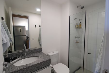 Banheiro de apartamento para alugar com 1 quarto, 25m² em Butantã, São Paulo