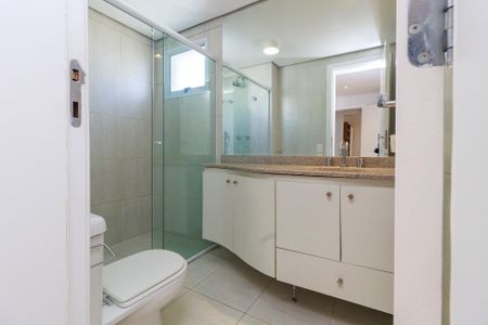 Apartamento para alugar com 178m², 3 quartos e 3 vagasSuíte 1 - Banheiro