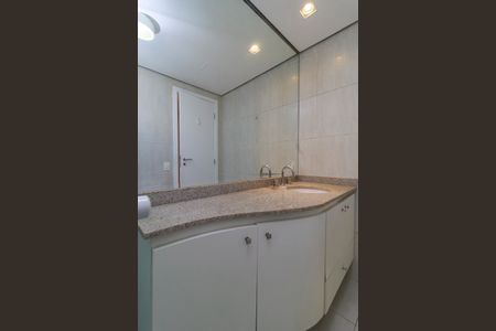 Apartamento para alugar com 178m², 3 quartos e 3 vagasSuíte 1 - Banheiro