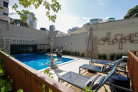Apartamento para alugar com 26m², 1 quarto e sem vaga Apartamento para alugar com 26m², 1 quarto e sem vagaÁrea Comum - Piscina