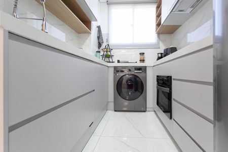 Apartamento à venda com 58m², 2 quartos e 1 vaga Apartamento à venda com 58m², 2 quartos e 1 vagaCozinha e Área de Serviço