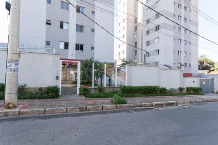 Apartamento à venda com 58m², 2 quartos e 1 vaga Apartamento à venda com 58m², 2 quartos e 1 vagaFachada