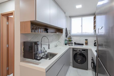 Apartamento à venda com 58m², 2 quartos e 1 vaga Apartamento à venda com 58m², 2 quartos e 1 vagaCozinha e Área de Serviço