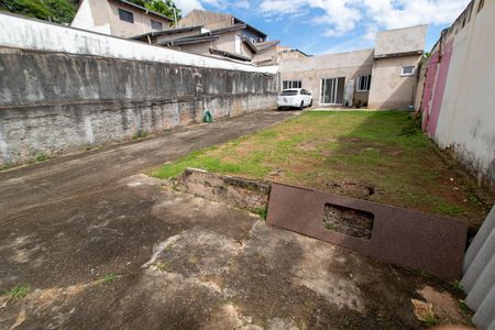 Casa à venda com 136m², 3 quartos e 5 vagasÁREA EXTERNA FRENTE
