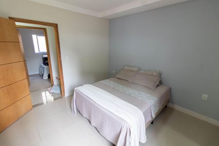 Casa à venda com 136m², 3 quartos e 5 vagasSUITE