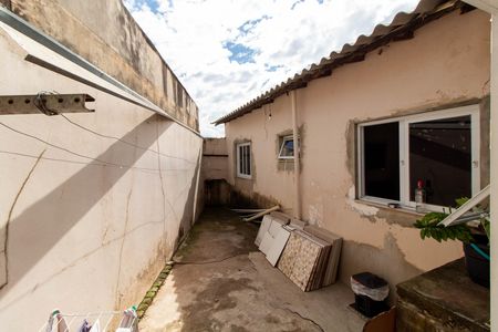 Casa à venda com 136m², 3 quartos e 5 vagasÁREA EXTERNA FUNDOS