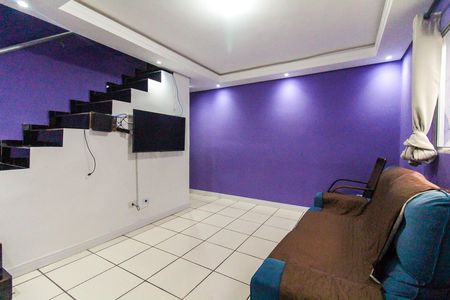 Sala de casa de condomínio à venda com 2 quartos, 59m² em Vila Carmosina, São Paulo