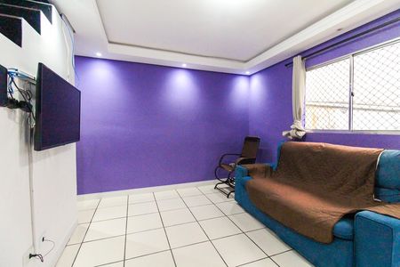 Sala de casa de condomínio à venda com 2 quartos, 59m² em Vila Carmosina, São Paulo