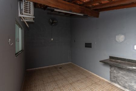 Casa para alugar com 125m², 2 quartos e 2 vagasVaranda 