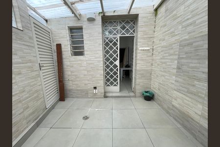 Casa para alugar com 110m², 2 quartos e 1 vaga Casa para alugar com 110m², 2 quartos e 1 vagaQuintal