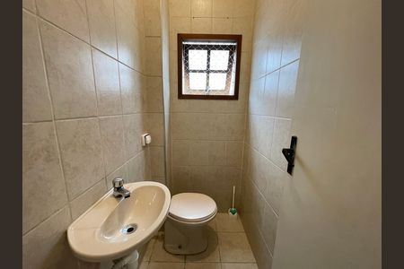 Casa para alugar com 110m², 2 quartos e 1 vaga Casa para alugar com 110m², 2 quartos e 1 vagaBanheiro