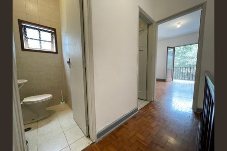 Casa para alugar com 110m², 2 quartos e 1 vaga Casa para alugar com 110m², 2 quartos e 1 vagaHall quartos