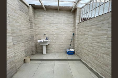 Casa para alugar com 110m², 2 quartos e 1 vaga Casa para alugar com 110m², 2 quartos e 1 vagaÁrea de Serviço