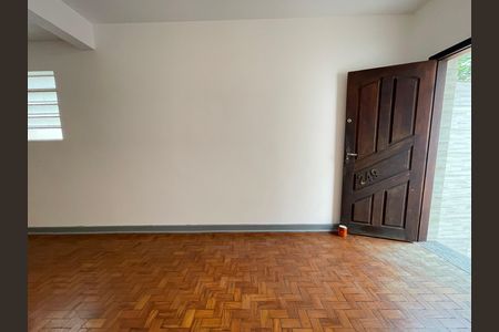 Sala de casa para alugar com 2 quartos, 110m² em Jardim Trussardi, São Paulo