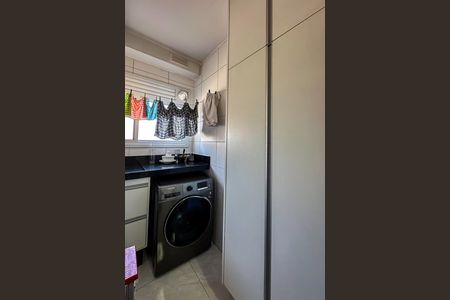 Apartamento à venda com 66m², 2 quartos e 1 vagaÁrea de Serviço
