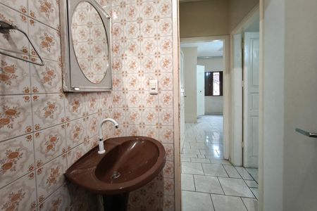 Casa à venda com 318m², 2 quartos e 2 vagas Casa à venda com 318m², 2 quartos e 2 vagasBanheiro