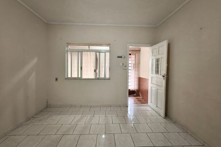 Casa à venda com 318m², 2 quartos e 2 vagas Casa à venda com 318m², 2 quartos e 2 vagasSala