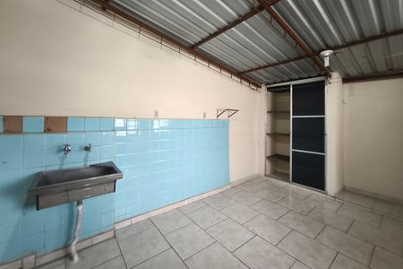 Casa à venda com 318m², 2 quartos e 2 vagas Casa à venda com 318m², 2 quartos e 2 vagasÁrea de Serviço