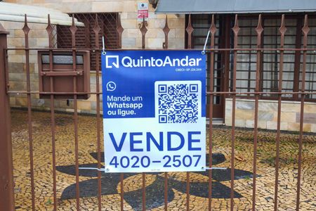 Casa à venda com 318m², 2 quartos e 2 vagas Casa à venda com 318m², 2 quartos e 2 vagasPlaca