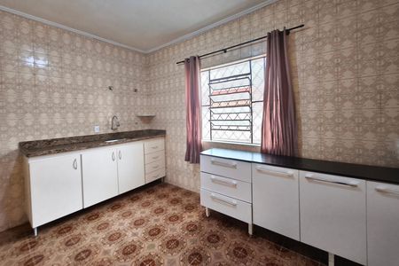 Casa à venda com 318m², 2 quartos e 2 vagas Casa à venda com 318m², 2 quartos e 2 vagasCozinha