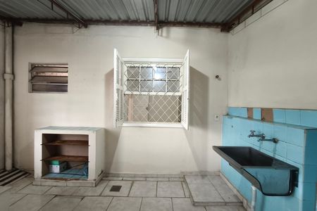 Casa à venda com 318m², 2 quartos e 2 vagas Casa à venda com 318m², 2 quartos e 2 vagasÁrea de Serviço