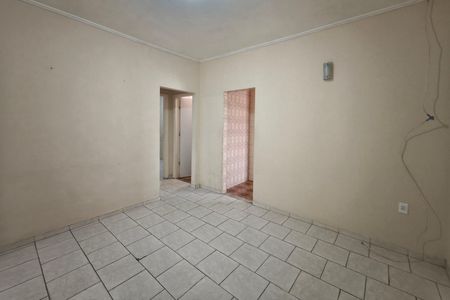 Casa à venda com 318m², 2 quartos e 2 vagas Casa à venda com 318m², 2 quartos e 2 vagasSala