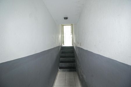 Casa para alugar com 114m², 2 quartos e 1 vaga Casa para alugar com 114m², 2 quartos e 1 vagaEscada