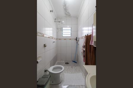 Casa à venda com 201m², 6 quartos e 2 vagas Casa à venda com 201m², 6 quartos e 2 vagasCasa 2 - Banheiro