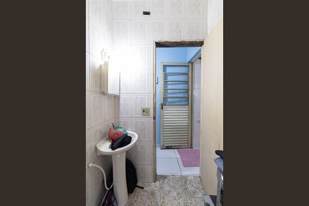 Casa à venda com 201m², 6 quartos e 2 vagas Casa à venda com 201m², 6 quartos e 2 vagasCasa 2
