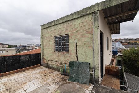 Casa à venda com 201m², 6 quartos e 2 vagas Casa à venda com 201m², 6 quartos e 2 vagasTerraço