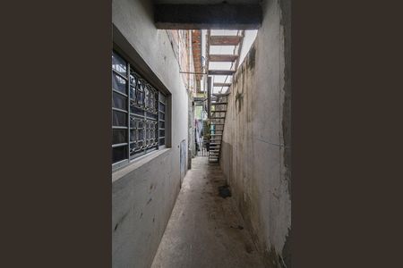 Casa à venda com 201m², 6 quartos e 2 vagas Casa à venda com 201m², 6 quartos e 2 vagasCorredor