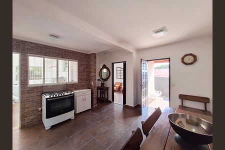 Casa para alugar com 300m², 2 quartos e 5 vagas Casa para alugar com 300m², 2 quartos e 5 vagasCozinha