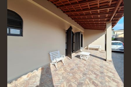 Casa para alugar com 300m², 2 quartos e 5 vagas Casa para alugar com 300m², 2 quartos e 5 vagasVaranda