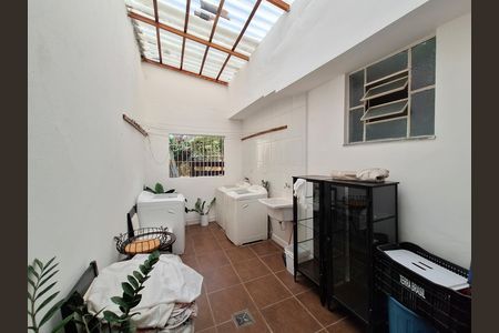 Casa para alugar com 300m², 2 quartos e 5 vagas Casa para alugar com 300m², 2 quartos e 5 vagasÁrea de Serviço