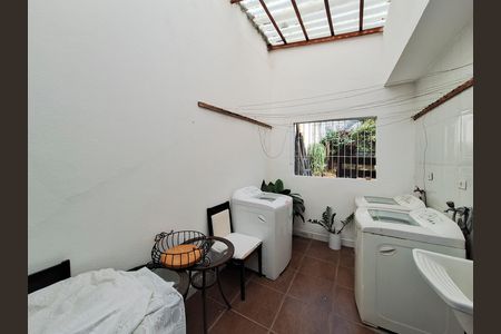 Casa para alugar com 300m², 2 quartos e 5 vagas Casa para alugar com 300m², 2 quartos e 5 vagasÁrea de Serviço