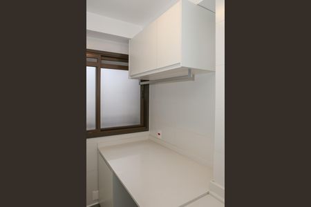 Apartamento para alugar com 131m², 2 quartos e 2 vagas Apartamento para alugar com 131m², 2 quartos e 2 vagasCozinha e Área de Serviço