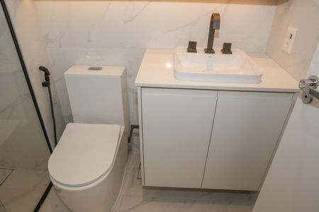 Apartamento para alugar com 131m², 2 quartos e 2 vagas Apartamento para alugar com 131m², 2 quartos e 2 vagasBanheiro 2 da Suíte 1
