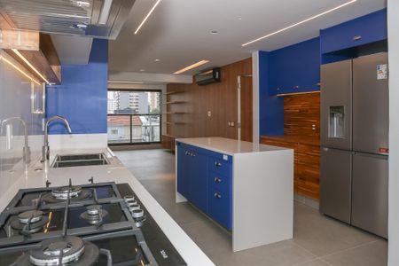 Apartamento para alugar com 131m², 2 quartos e 2 vagas Apartamento para alugar com 131m², 2 quartos e 2 vagasCozinha e Área de Serviço