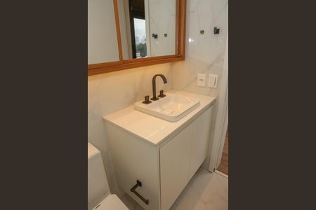 Apartamento para alugar com 131m², 2 quartos e 2 vagas Apartamento para alugar com 131m², 2 quartos e 2 vagasBanheiro 1 da Suíte 1