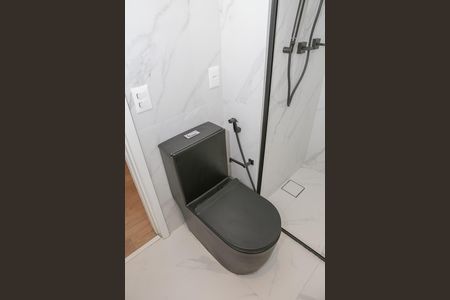 Apartamento para alugar com 131m², 2 quartos e 2 vagas Apartamento para alugar com 131m², 2 quartos e 2 vagasBanheiro da Suíte 2