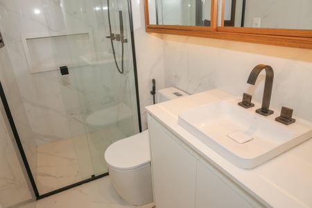 Apartamento para alugar com 131m², 2 quartos e 2 vagas Apartamento para alugar com 131m², 2 quartos e 2 vagasBanheiro 1 da Suíte 1