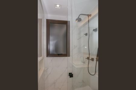 Apartamento para alugar com 131m², 2 quartos e 2 vagas Apartamento para alugar com 131m², 2 quartos e 2 vagasBanheiro 2 da Suíte 1