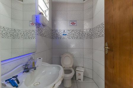 Banheiro de kitnet/studio para alugar com 1 quarto, 54m² em Jardim Esperanca, Mogi das Cruzes