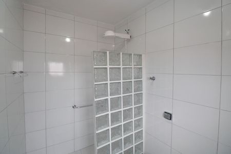 Banheiro  de casa para alugar com 1 quarto, 54m² em Vila Gustavo, São Paulo