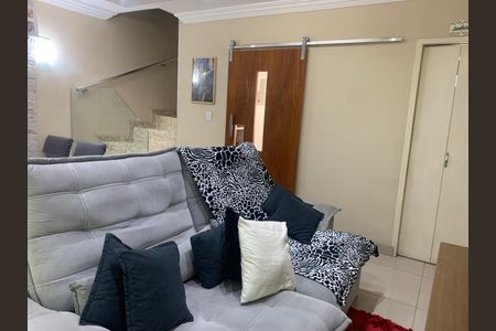 Sala de casa de condomínio à venda com 2 quartos, 110m² em Conceicao, Osasco