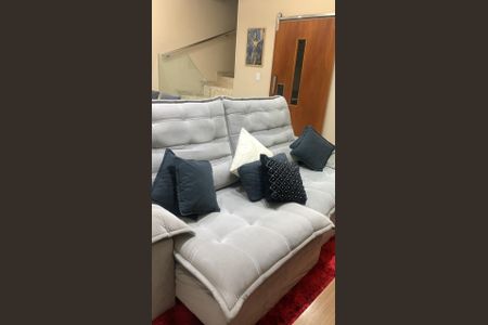 Sala de casa de condomínio à venda com 2 quartos, 110m² em Conceicao, Osasco